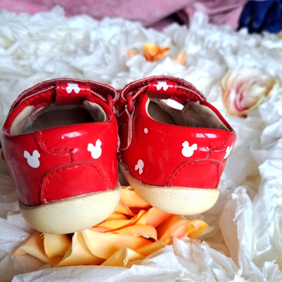 Clarks x Disney Minnie Mouse rover shoes size 3.5 F - Picture 3 of 6